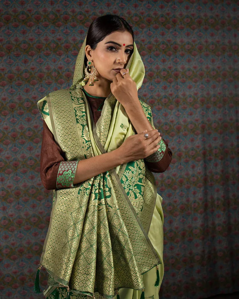 Asparagus Green Floral Pattern Zari Jacquard Bordered Premium Banarasi Silk Saree With Blouse