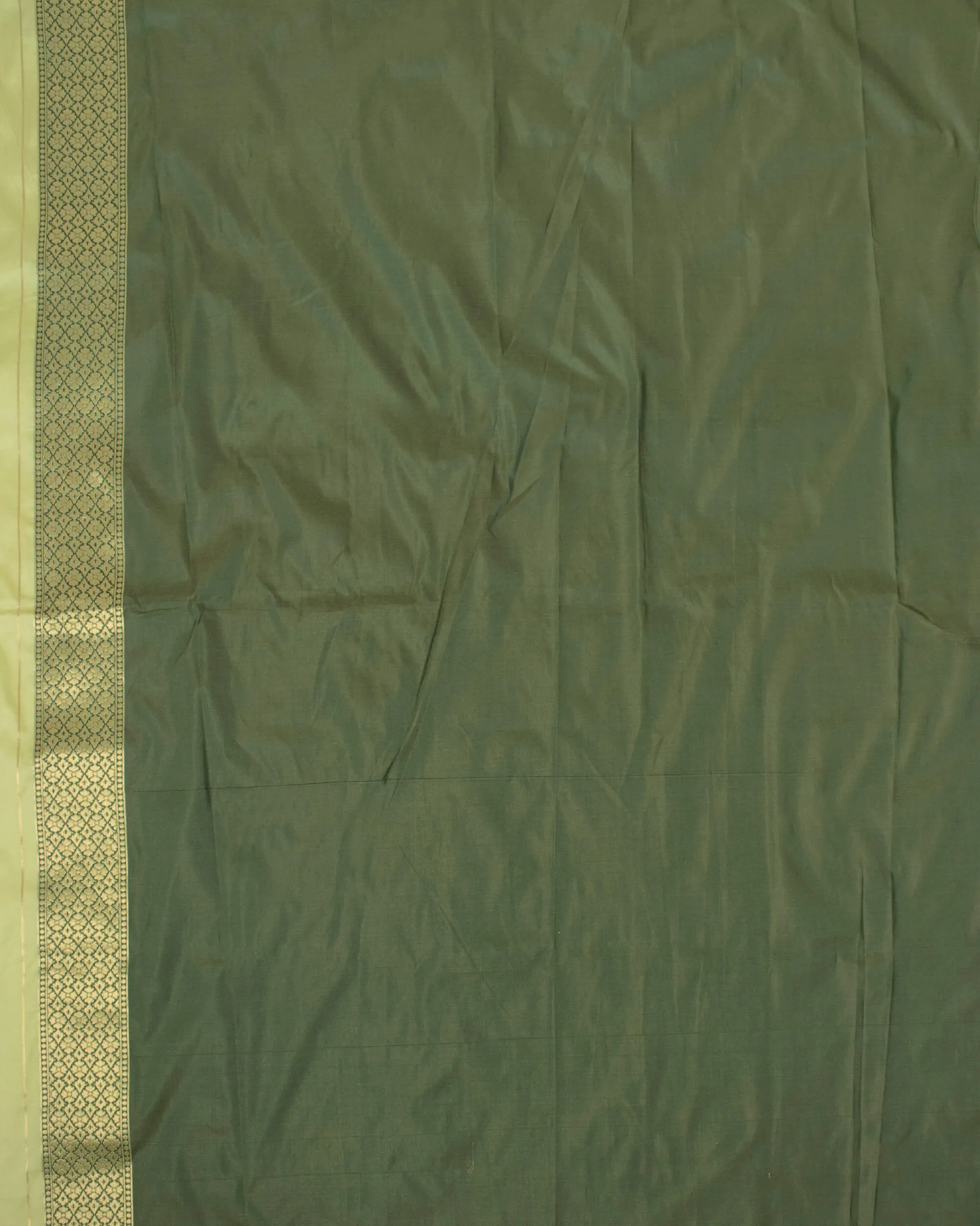 Asparagus Green Floral Pattern Zari Jacquard Bordered Premium Banarasi Silk Saree With Blouse