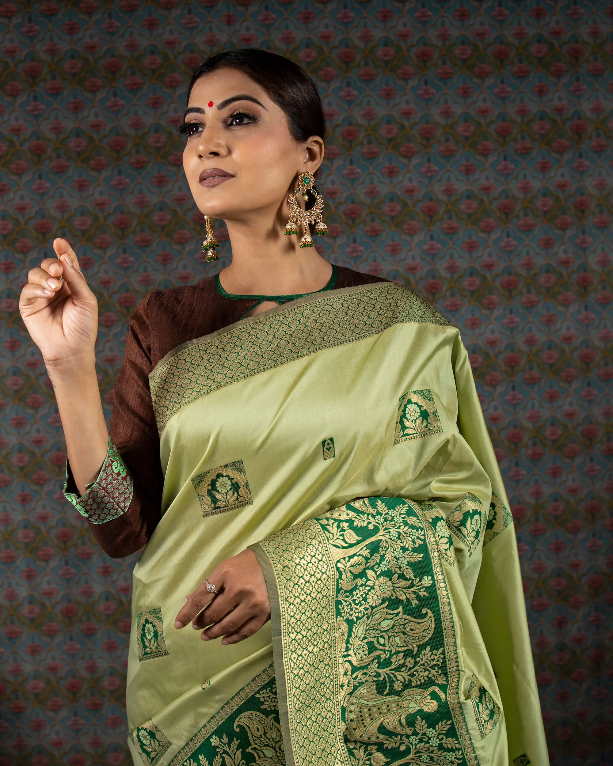 Asparagus Green Floral Pattern Zari Jacquard Bordered Premium Banarasi Silk Saree With Blouse